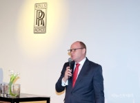 인사말 중인 폴 해리스 아˙태 총괄 디렉터