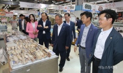 수원시의회 기획경제위, 농수산물종합유통센터 방문