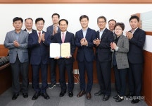[포토] 강릉과학산업진흥원 제7대 원장에 김철래 전 부시장 임명