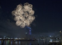 한강에 수놓은 아름다운 불꽃… '2018 서울세계불꽃축제'
