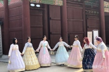 ‘한복을 일상처럼, 일상을 한복처럼’ 한복 입은 사람들