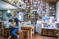 “작은책방 어디까지 가봤니?”...강원도 산골 속, 폐철로 위, 텃밭 한가운데
