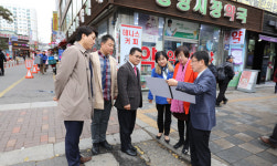 안양시의회 도시건설위원회, 현장감사 실시...안양일번가 일원 중앙로 설치된 도로시설물 점검