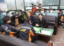 [포토] 김한근 강릉시장, 현업근무자 격려