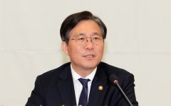 성윤모 장관, 우수 스마트공장 도입기업 ‘대건테크’ 방문