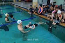 과천시, 초등학생 대상 생존수영 교육 확대 실시