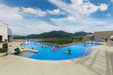 몰캉스 vs 이커머스, 폭염 전쟁 시작됐다