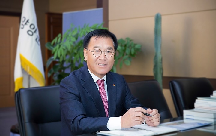 양양군수, 여성 민원인 성추행 혐의로 구속…증거인멸 우려로 영장 발부