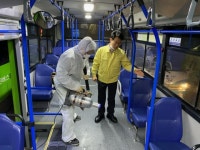 [포토] 신종코로나 확진자 강릉방문 확인…시내버스 긴급 방역