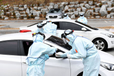 원주시, 확진자 발생 행구동 아파트 주민 이동 선별진료소