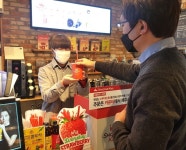 이마트24, 스무디킹 손잡고 1매장 2가맹 운영