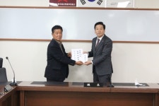 자동차정비업계도 대구행...성금 전달