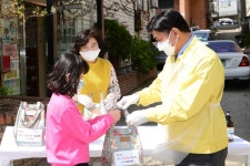 인천 연수구, 아동복지시설 아동 대상 연수 사랑가득 도시락 배부
