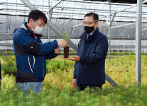 [포토] 최병암 산림청 차장, 진주시 민유양묘장 방문