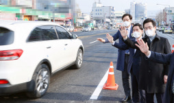 [포토] 허태정 대전시장, 홍도지하차도 임시개통했습니다