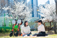 뉴런모빌리티코리아주식회사(Neuron Mobility Korea Co.,Ltd.) | 뉴런 모빌리티, 안전 헬멧·콘솔박스 달린 전동킥보드 파일럿 프로젝트 전개
