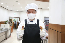 최대호 안양시장, 27일 만안구청 찾아 깜짝 배식봉사