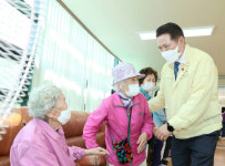 최대호 안양시장, 2일 경로당 2곳 방문해 어르신들 안부 살펴