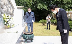 백군기 시장, 용인중앙공원 내 현충탑 참배