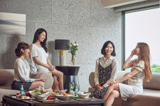 워커힐, 최고급 숏캉스 레이디스 데이 아웃 패키지 출시…소규모 모임 수요 정조준