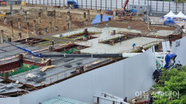 경기 수원시 스타필드 공사현장서 이동식 크레인 전복 사고