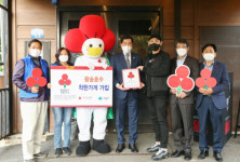 의왕시, 왕송호수 착한가게 신규가입 현판 전달