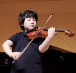 광주 송원초 박태이 군 바이올린 연주하는 의사 되고 싶다