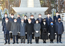 강릉시의회, 신년참배로 의정활동 시작