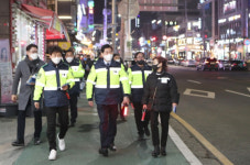 김상돈 의왕시장, 자율방범기동순찰연합대와 야간 순찰