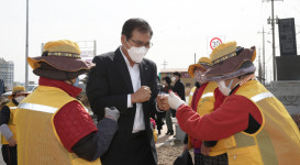 이상익 함평군수, 함평읍 노인일자리 사업 현장 방문