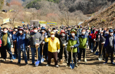 장성군, 용동마을에서 아까시나무 3000여 본 식목일 기념 식재