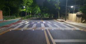 과천시, 무신호 횡단보도에 LED 활주로형 표지병 설치