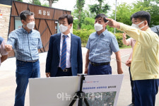 조규일 진주시장, 하대중앙공원 공중화장실 개방 현장 점검