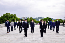 제9대 진주시의회, 충혼탑 참배로 본격 의정활동 시작