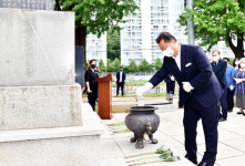 파주시, 제77주년 광복절 맞아 파주3‧1운동 기념비 참배
