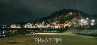 진주시 8경 중 하나 새벼리 야간경관조명 시범 점등