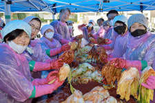 [포토] 김이강 서구청장, 치평동 사랑의 김장 나눔 축제 참석