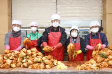 [포토] 삼척 근덕면복지회관 김장김치 나눔행사