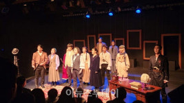 창원시 도파니아트홀에서 만난 두 작가의 이야기