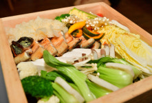 [포토] 새로운 장성의 맛 공개...장성 편백나무 찜통 샤브샤브