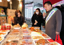 이재준 수원특례시장, 정자시장 방문..상인들 격려