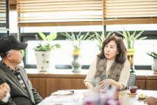 김경희 화성시의장, 화성서부노인복지관 회원과 간담회 가져