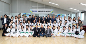 [포토] 광산구, 실버 태권도 승급심사...어르신들 전원 승급