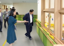 이정선 광주시교육감, 9월 개원 효동유치원 방문