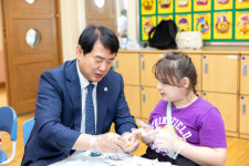 이정선 광주시교육감, 추석맞아 하남중앙초 방문 다문화교육 소통 나서
