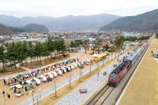 정선군, 은빛 억새 민둥산역서 맹글장 레일마켓 연다