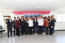정종복 기장군수, 이영 중소벤처기업부장관·정동만 국회의원과 함께 기장시장 전격 방문...상인들과 소통시간 가져