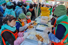 원주 만두축제 '만두 빚기'