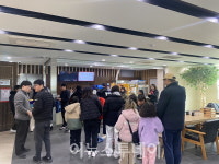 재개관한 하동영화관 대박났네