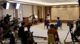 윤 대통령,  신년 대담에서 현안 입장 표명